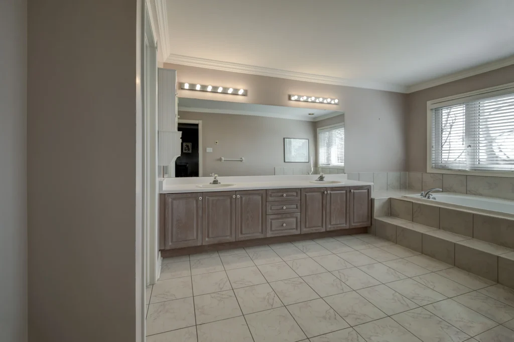 sosna-web-primary-bathroom-before1