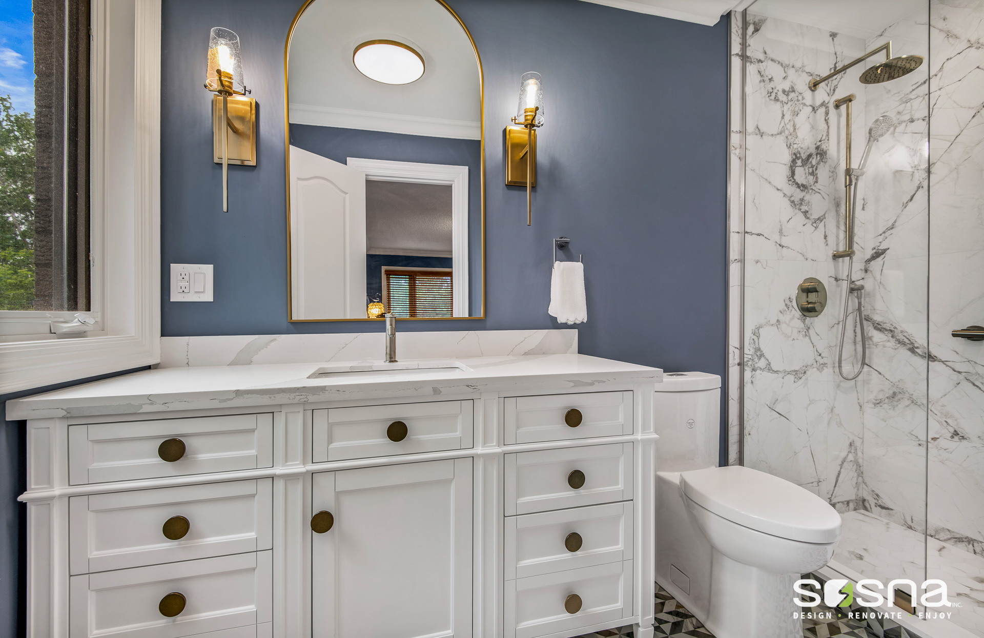 04_290-Westbridge-BathRooms_After