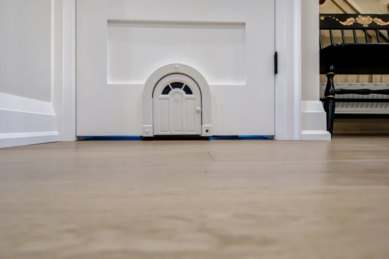 sosna-web-custom-cat-door-remodel