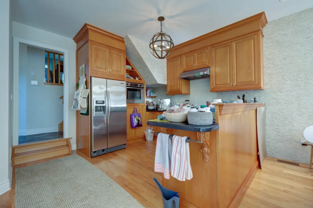 Kitchen and Main Floor Renovation in Etobicoke 03